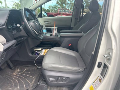 2021 Toyota Sienna XLE 8 Passenger