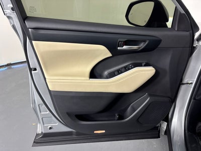 2025 Toyota Highlander Hybrid XLE