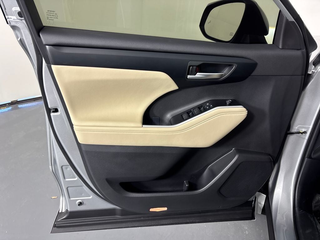 2025 Toyota Highlander Hybrid XLE