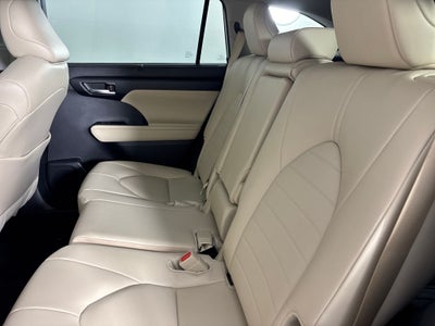 2025 Toyota Highlander Hybrid XLE