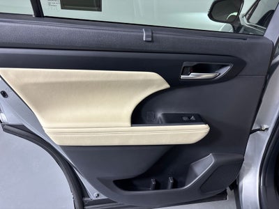 2025 Toyota Highlander Hybrid XLE