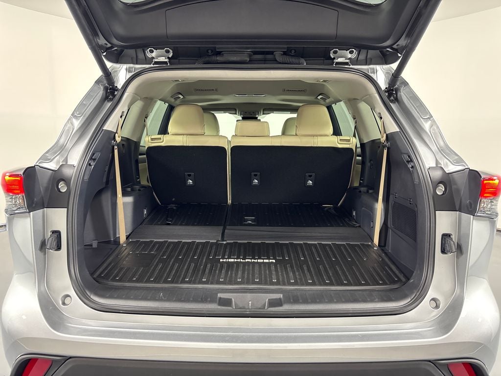 2025 Toyota Highlander Hybrid XLE