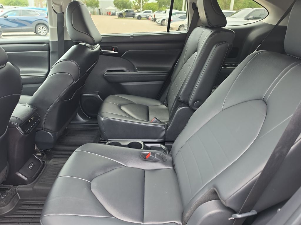2026 Toyota Highlander Hybrid XLE