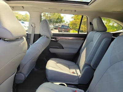 2023 Toyota Highlander Platinum