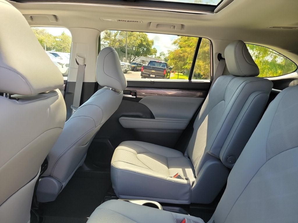 2023 Toyota Highlander Platinum