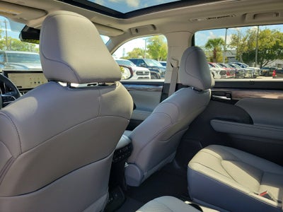 2023 Toyota Highlander Platinum