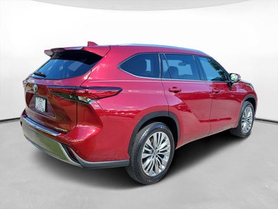 2023 Toyota Highlander Platinum