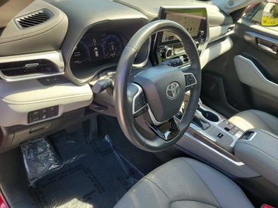 2023 Toyota Highlander Platinum