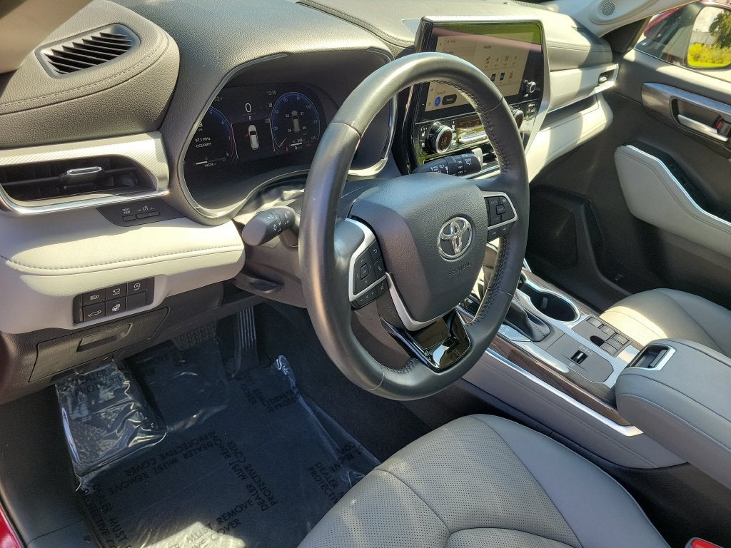 2023 Toyota Highlander Platinum