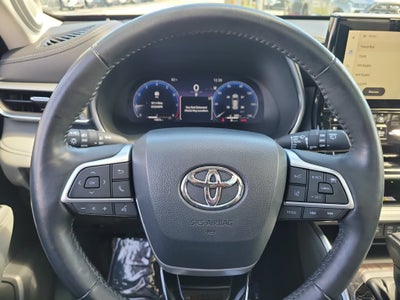 2023 Toyota Highlander Platinum