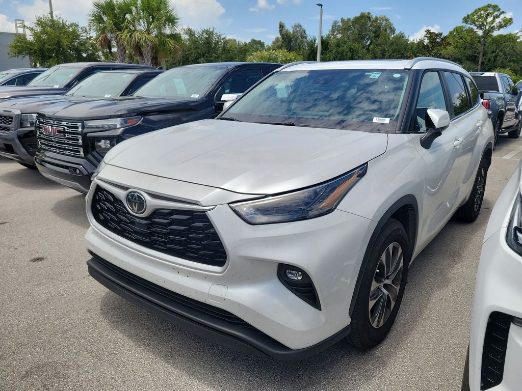 2025 Toyota Highlander XLE