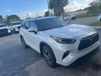 2025 Toyota Highlander XLE