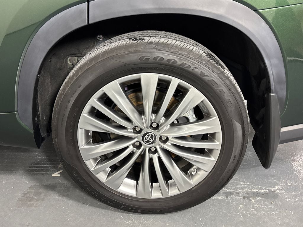 2023 Toyota Highlander Platinum