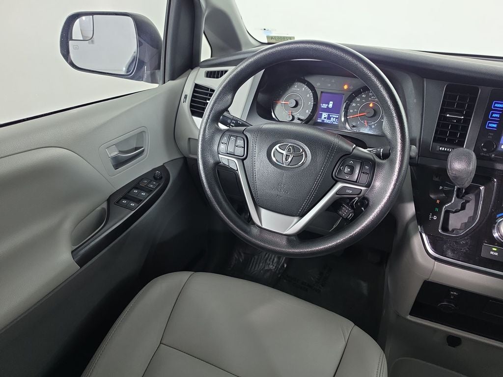 2017 Toyota Sienna LE 8 Passenger