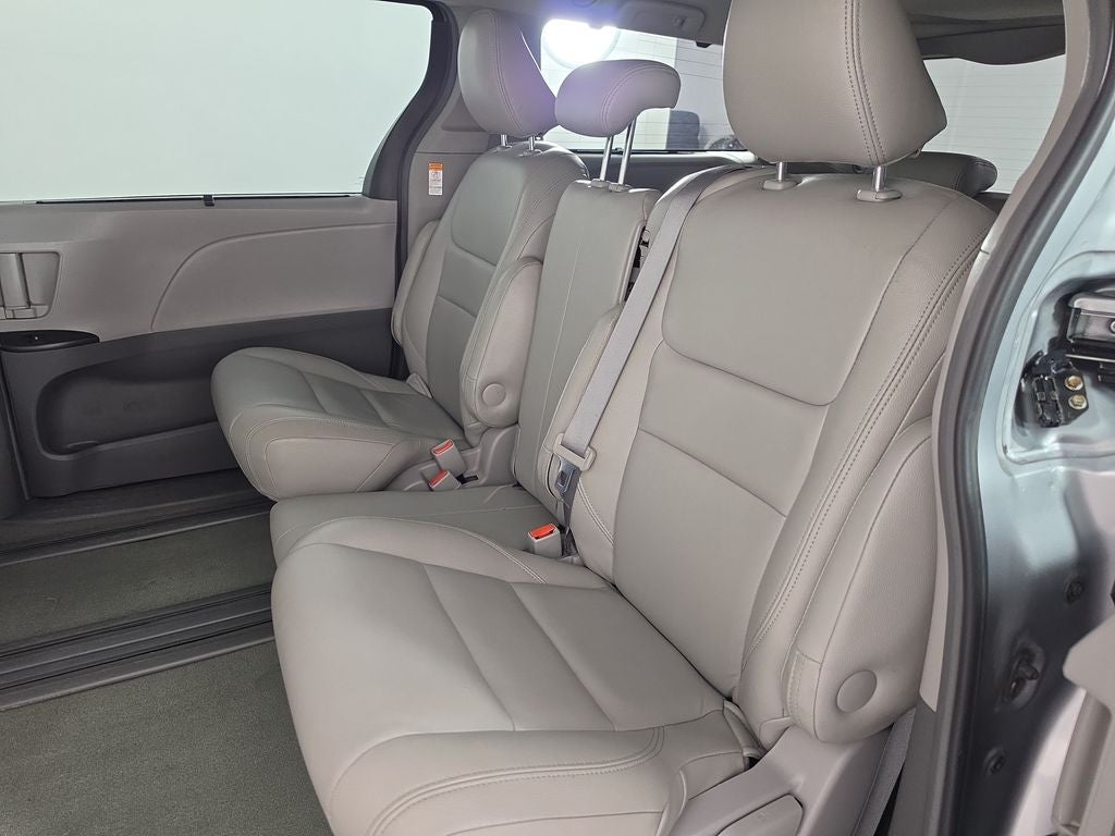 2017 Toyota Sienna LE 8 Passenger