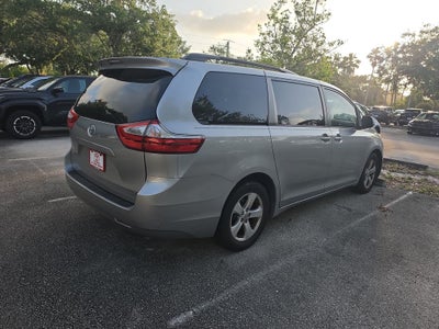 2017 Toyota Sienna LE 8 Passenger