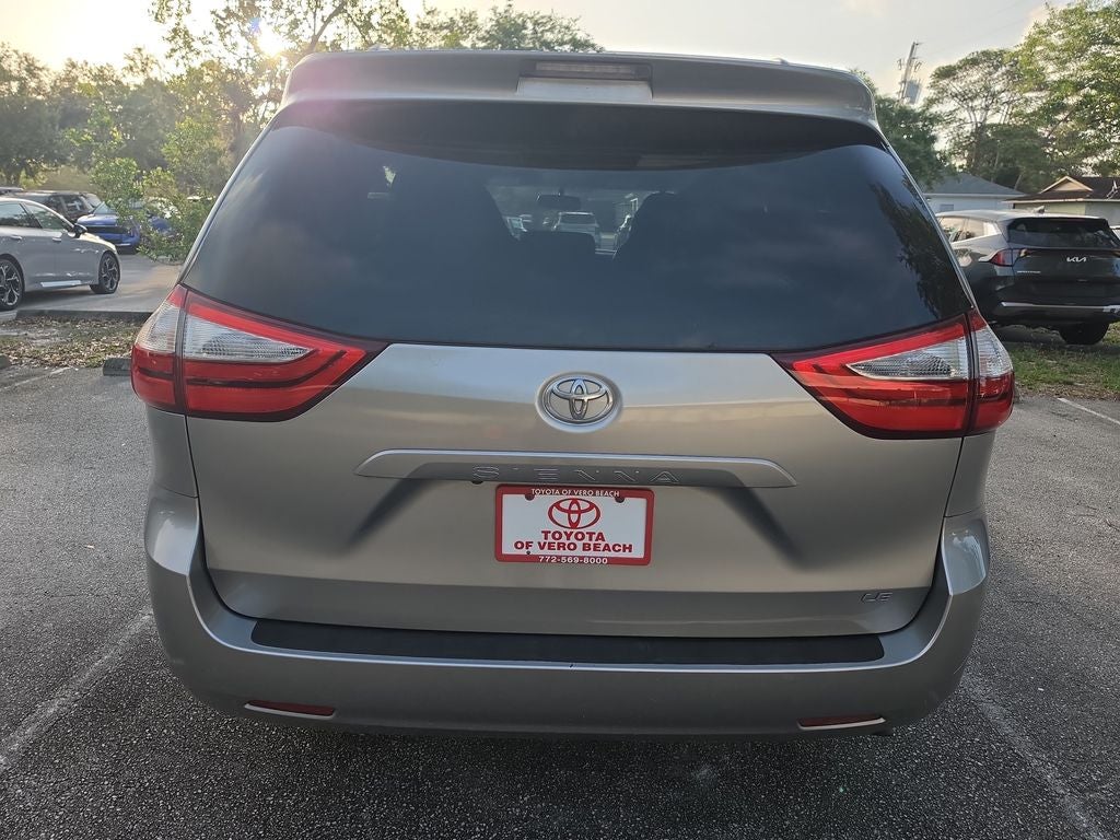 2017 Toyota Sienna LE 8 Passenger