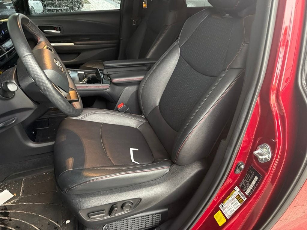 2025 Toyota Sienna XSE 7 Passenger