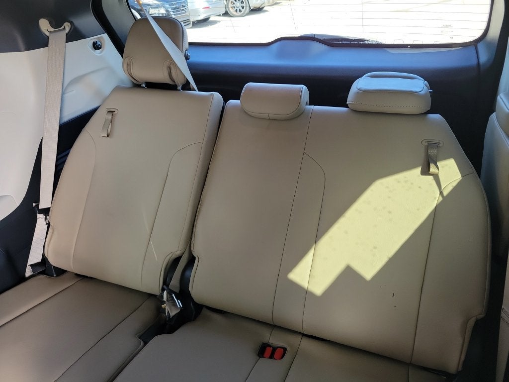 2021 Toyota Sienna XLE 8 Passenger