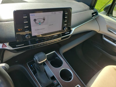 2023 Toyota Sienna XLE 8 Passenger