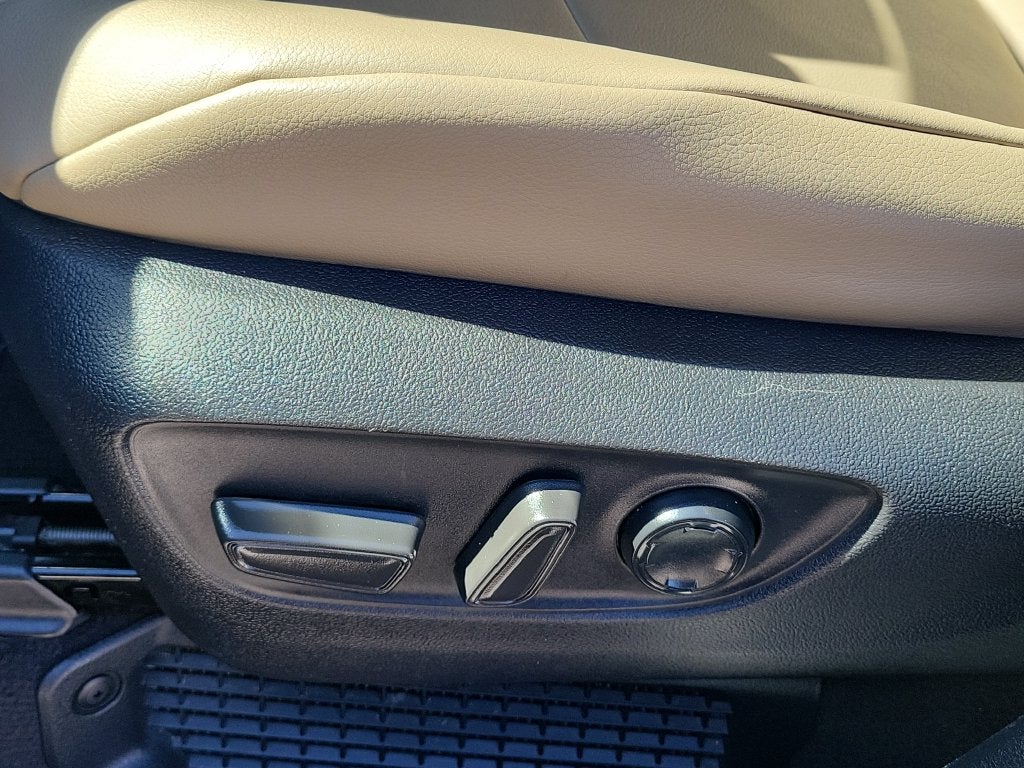 2023 Toyota Sienna XLE 8 Passenger