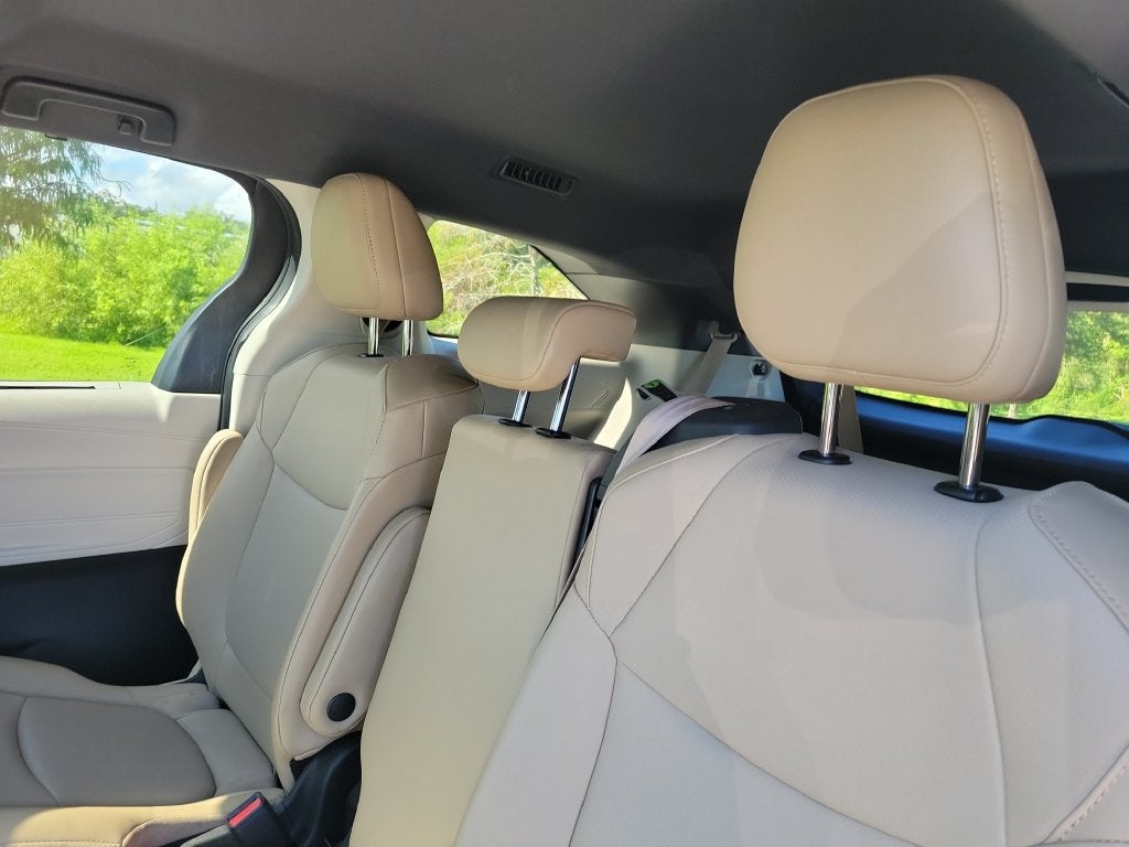2023 Toyota Sienna XLE 8 Passenger