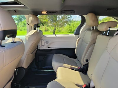2023 Toyota Sienna XLE 8 Passenger