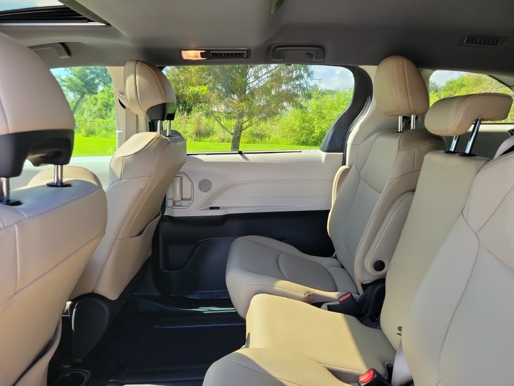2023 Toyota Sienna XLE 8 Passenger