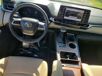 2023 Toyota Sienna XLE 8 Passenger