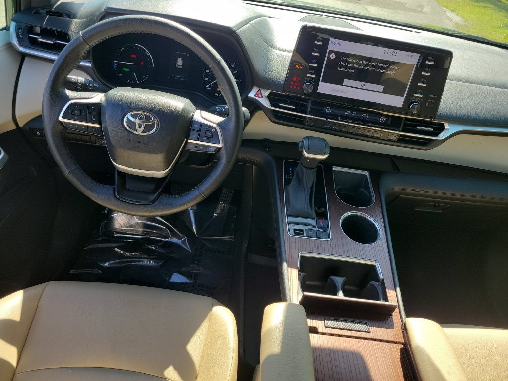 2023 Toyota Sienna XLE 8 Passenger