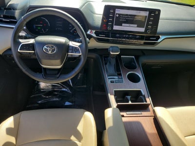 2023 Toyota Sienna XLE 8 Passenger