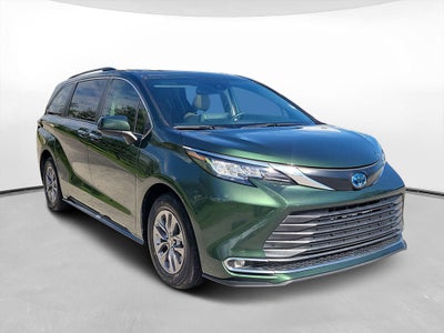 2023 Toyota Sienna XLE 8 Passenger