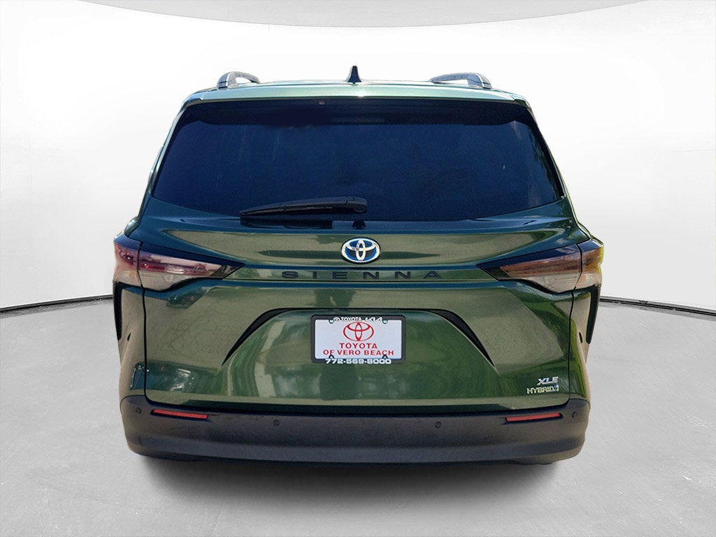 2023 Toyota Sienna XLE 8 Passenger