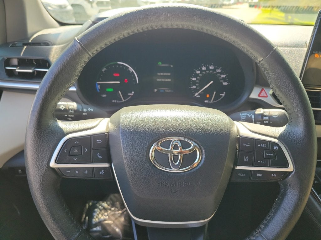 2023 Toyota Sienna XLE 8 Passenger