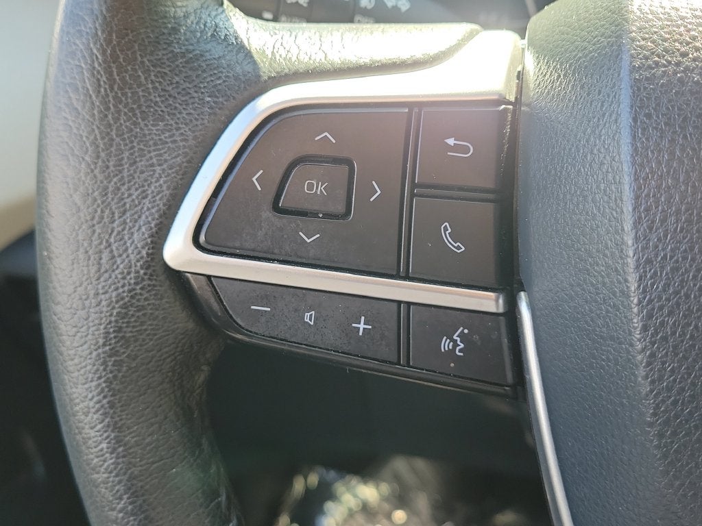 2023 Toyota Sienna XLE 8 Passenger