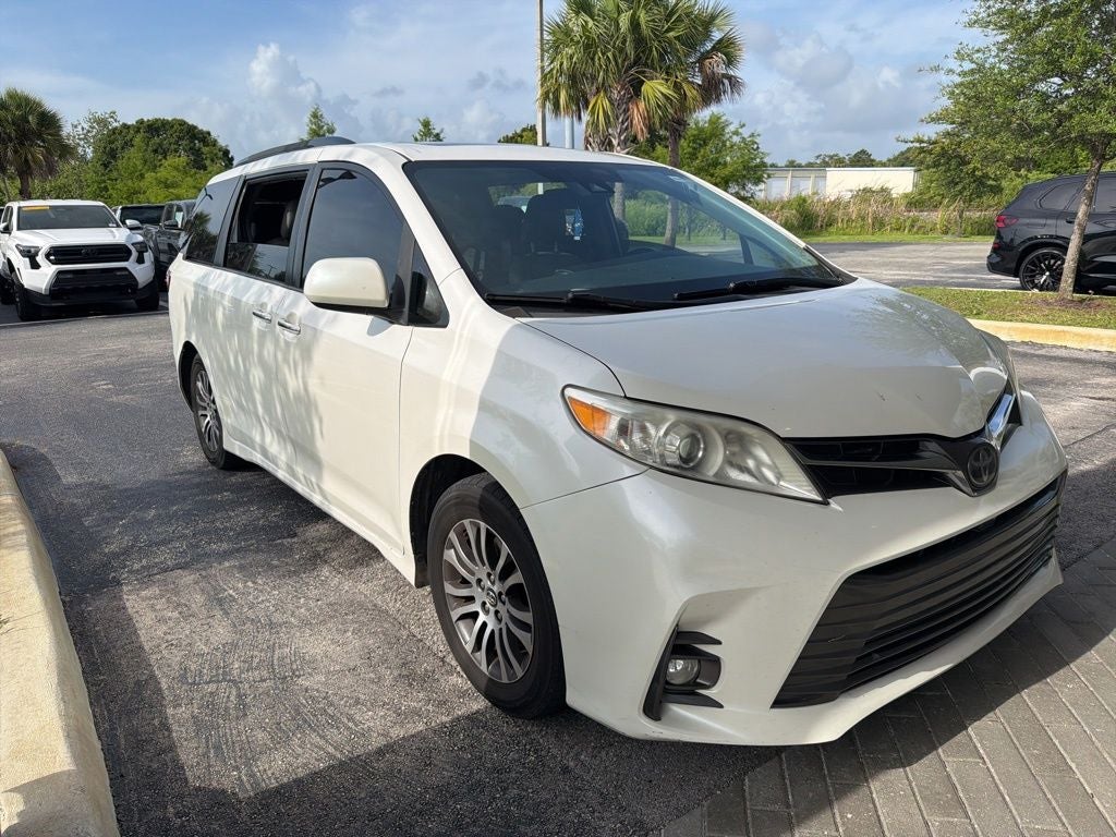 2019 Toyota Sienna XLE Premium 8 Passenger