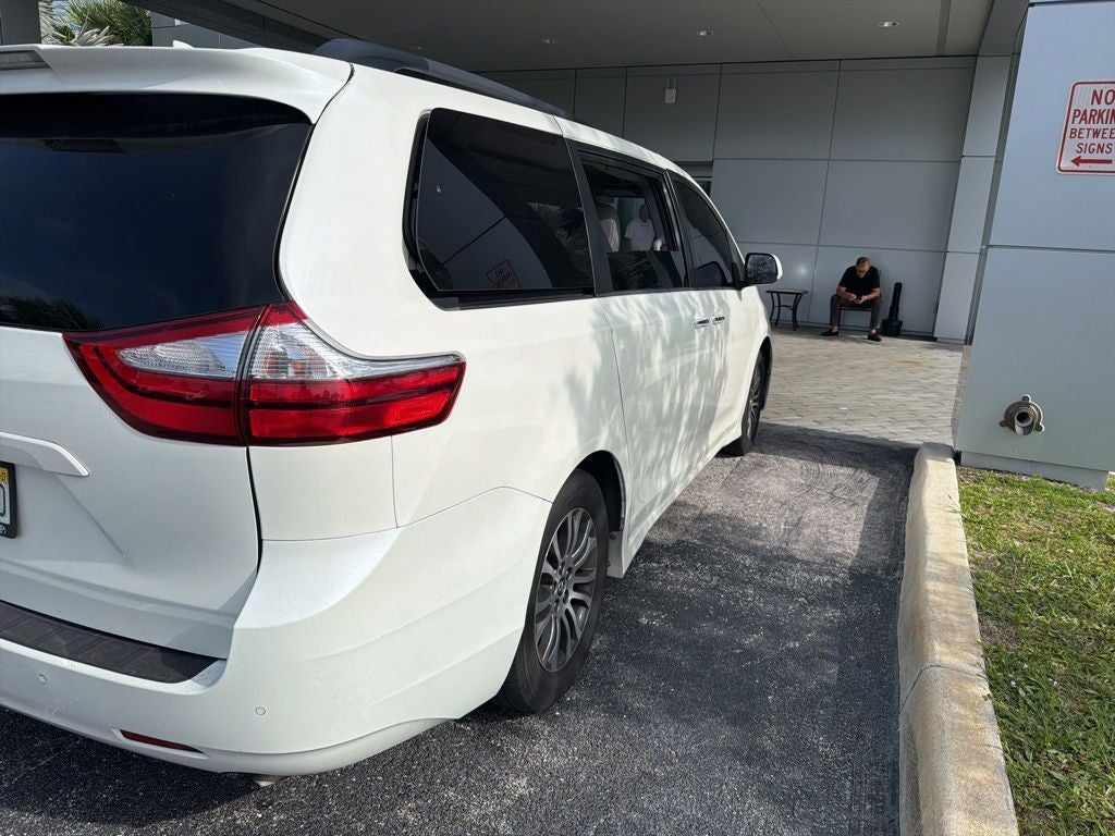 2019 Toyota Sienna XLE Premium 8 Passenger