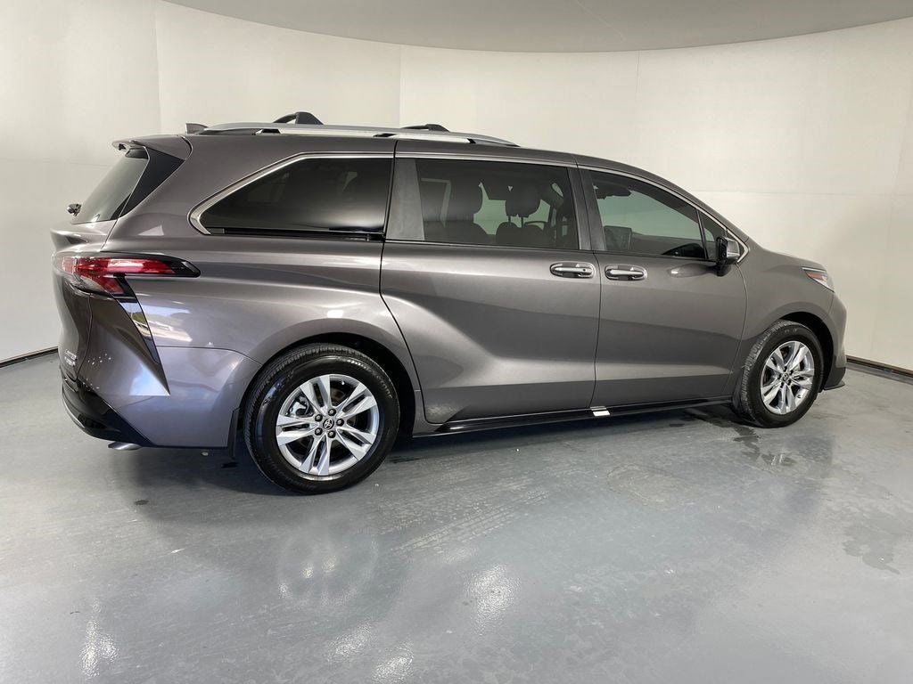 2024 Toyota Sienna Limited 7 Passenger