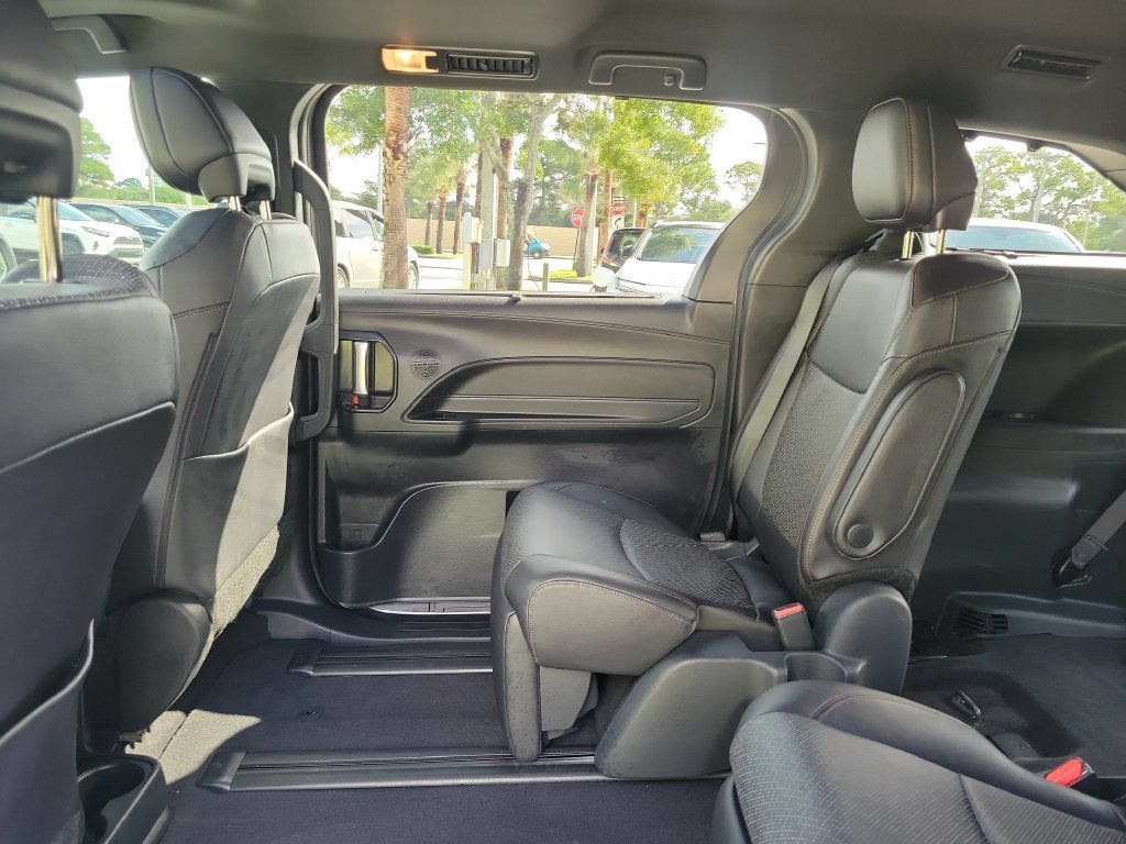 2025 Toyota Sienna Limited 7 Passenger
