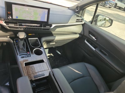 2025 Toyota Sienna Limited 7 Passenger
