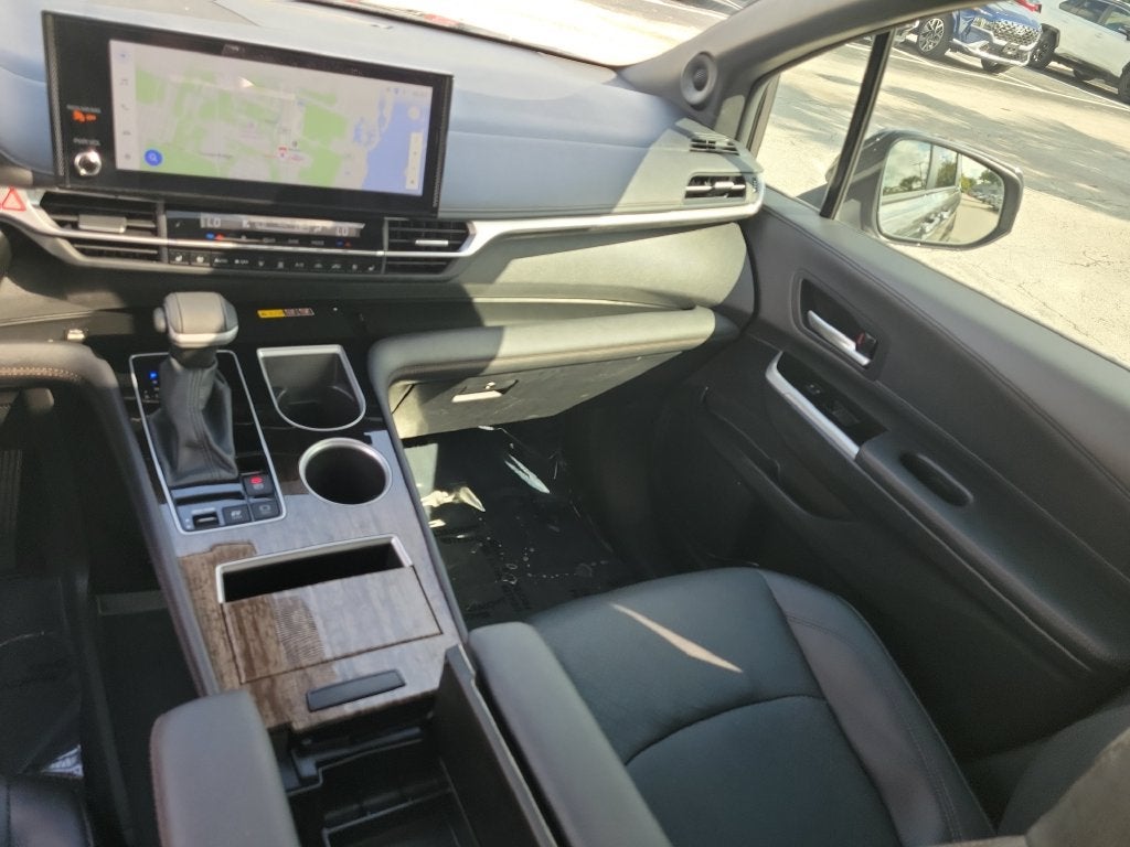 2025 Toyota Sienna Limited 7 Passenger