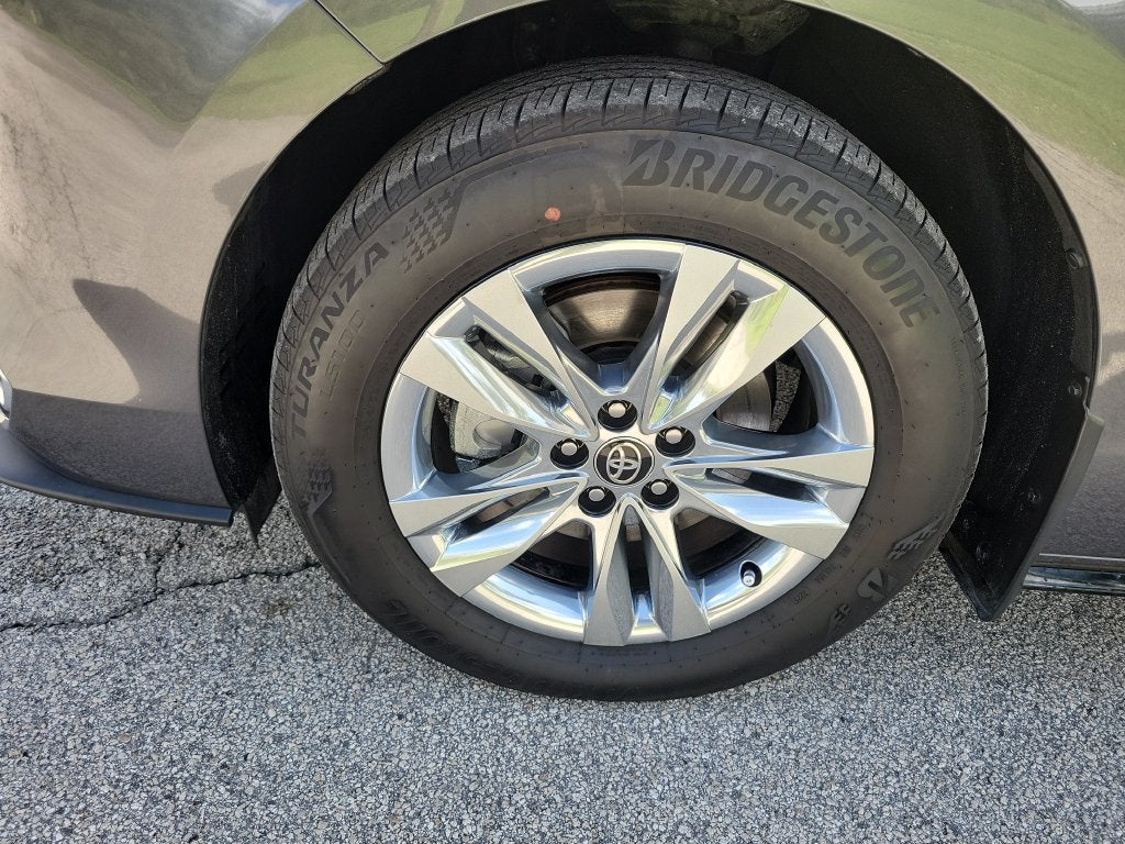 2025 Toyota Sienna Limited 7 Passenger