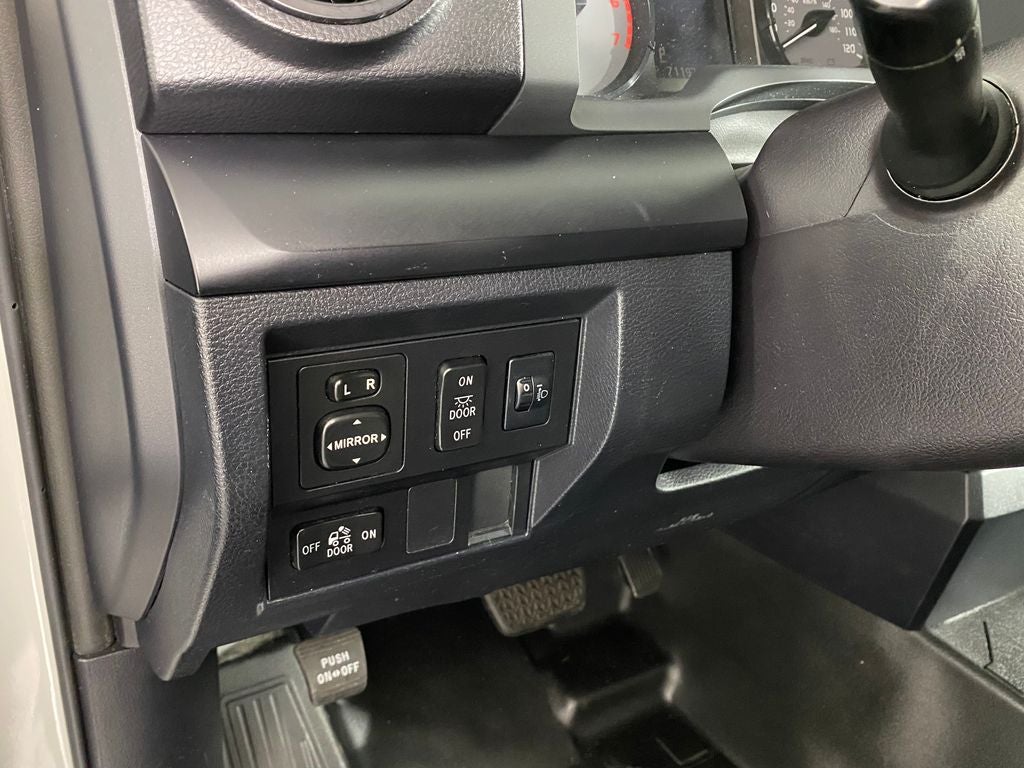 2017 Toyota Tundra SR