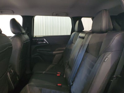 2023 Mitsubishi Outlander Base