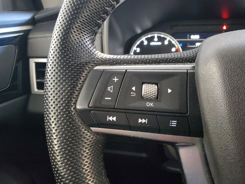 2023 Mitsubishi Outlander Base