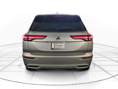 2023 Mitsubishi Outlander Base