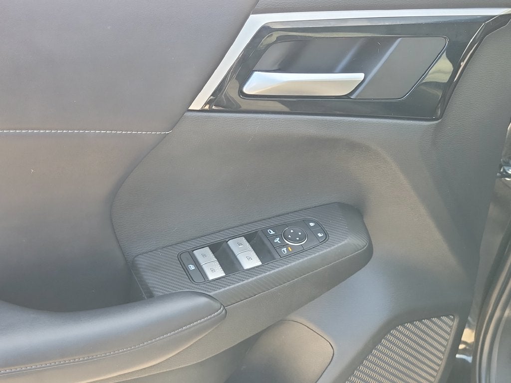 2024 Mitsubishi Outlander Base