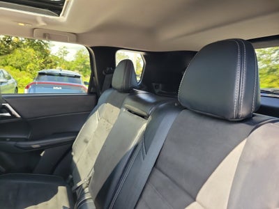 2024 Mitsubishi Outlander Base