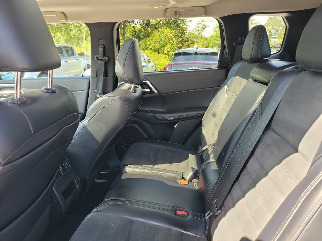 2024 Mitsubishi Outlander Base