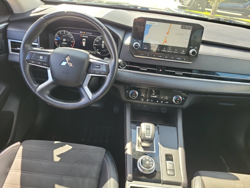 2024 Mitsubishi Outlander Base